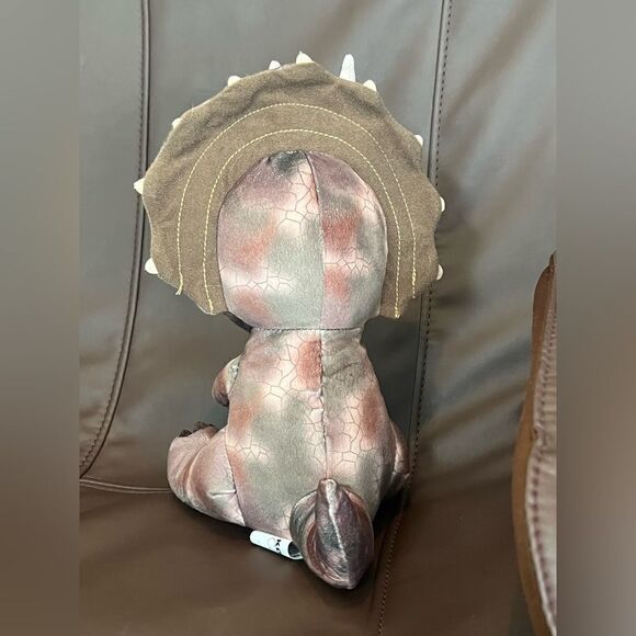 Kohls Cares Jurassic World Triceratops Plush Sold out - Picture 4 of 5